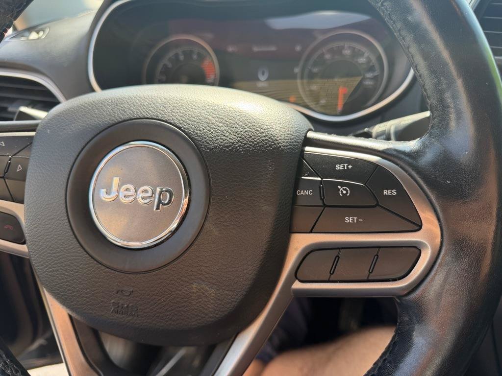 Used 2020 Jeep Cherokee Limited AWD/4WD image 39