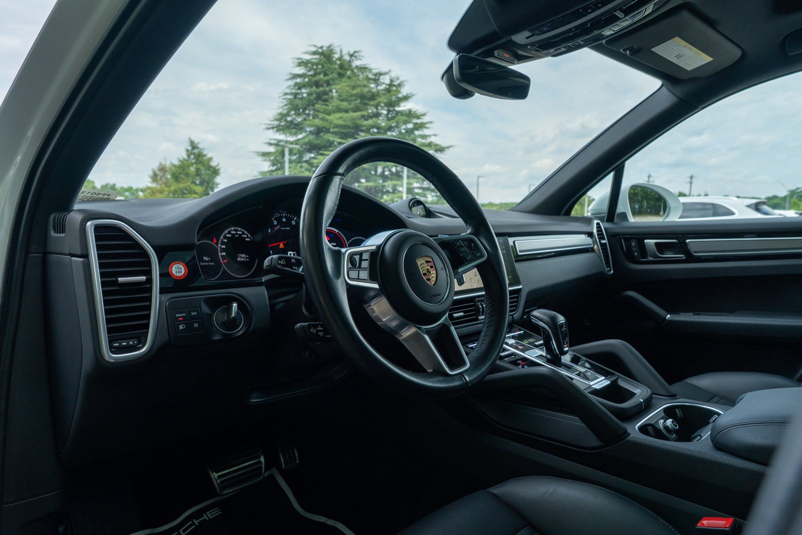 Certified 2023 Porsche Cayenne S AWD/4WD image 4