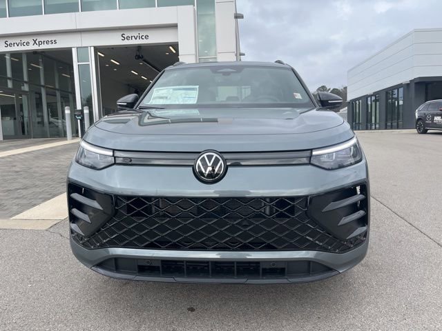 New 2026 Volkswagen Tiguan SE R-Line FWD image 2