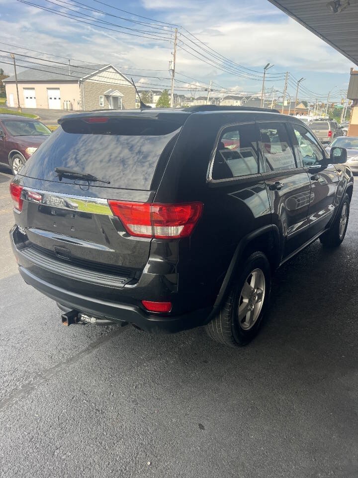Used 2012 Jeep Grand Cherokee Laredo w/ Laredo E Group AWD/4WD image 4