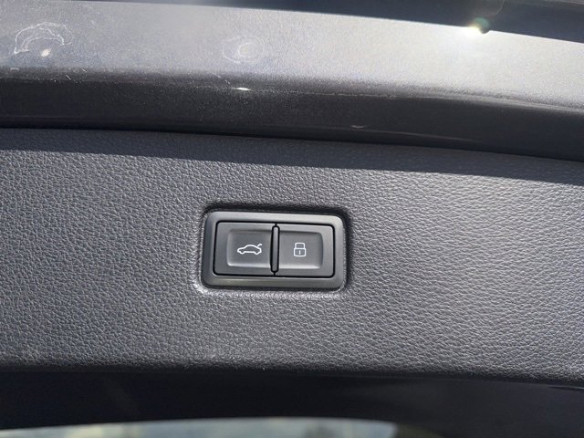 Used 2018 Audi Q7 3.0T Prestige image 9