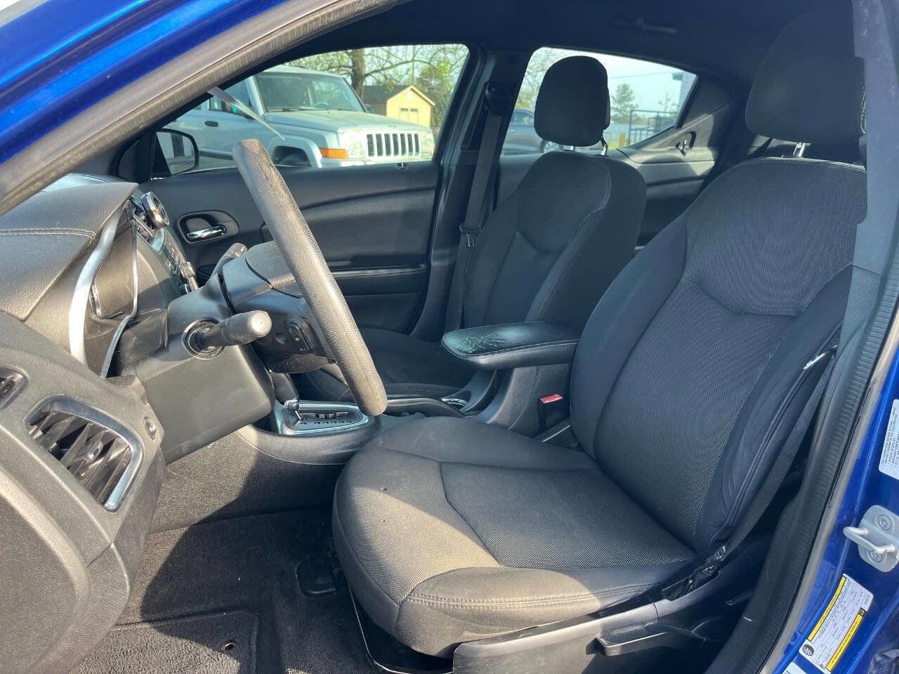 Used 2013 Dodge Avenger SE FWD image 12