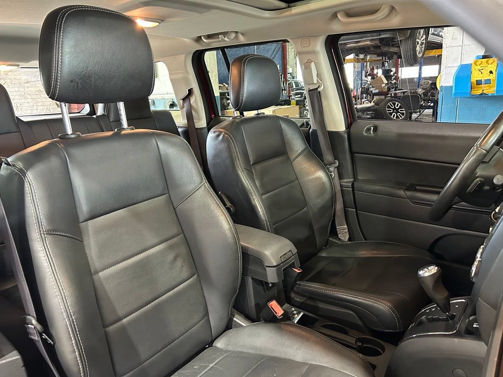 Used 2016 Jeep Patriot High Altitude AWD/4WD image 35
