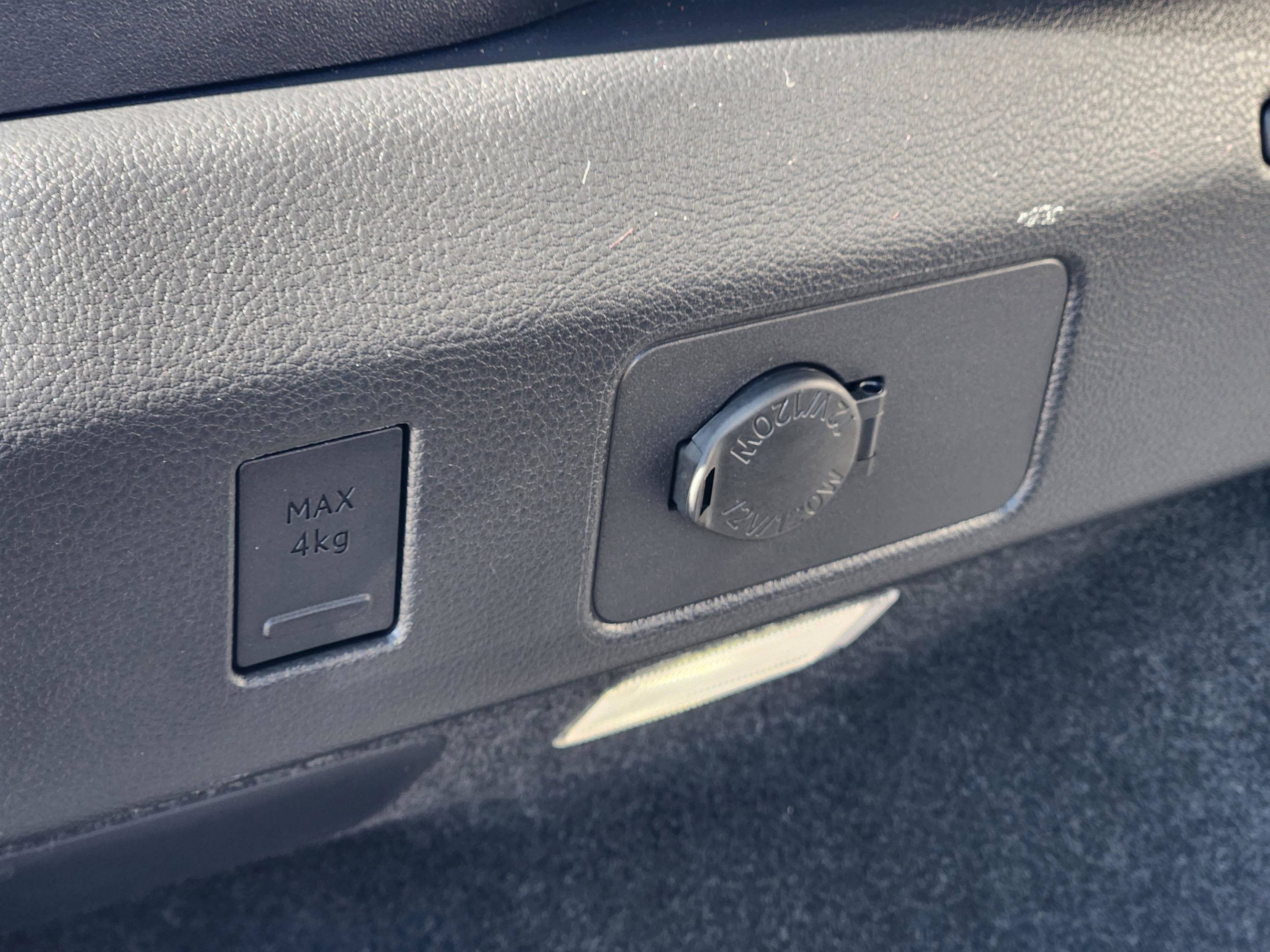 Certified 2025 Lexus UX 300h FWD image 33