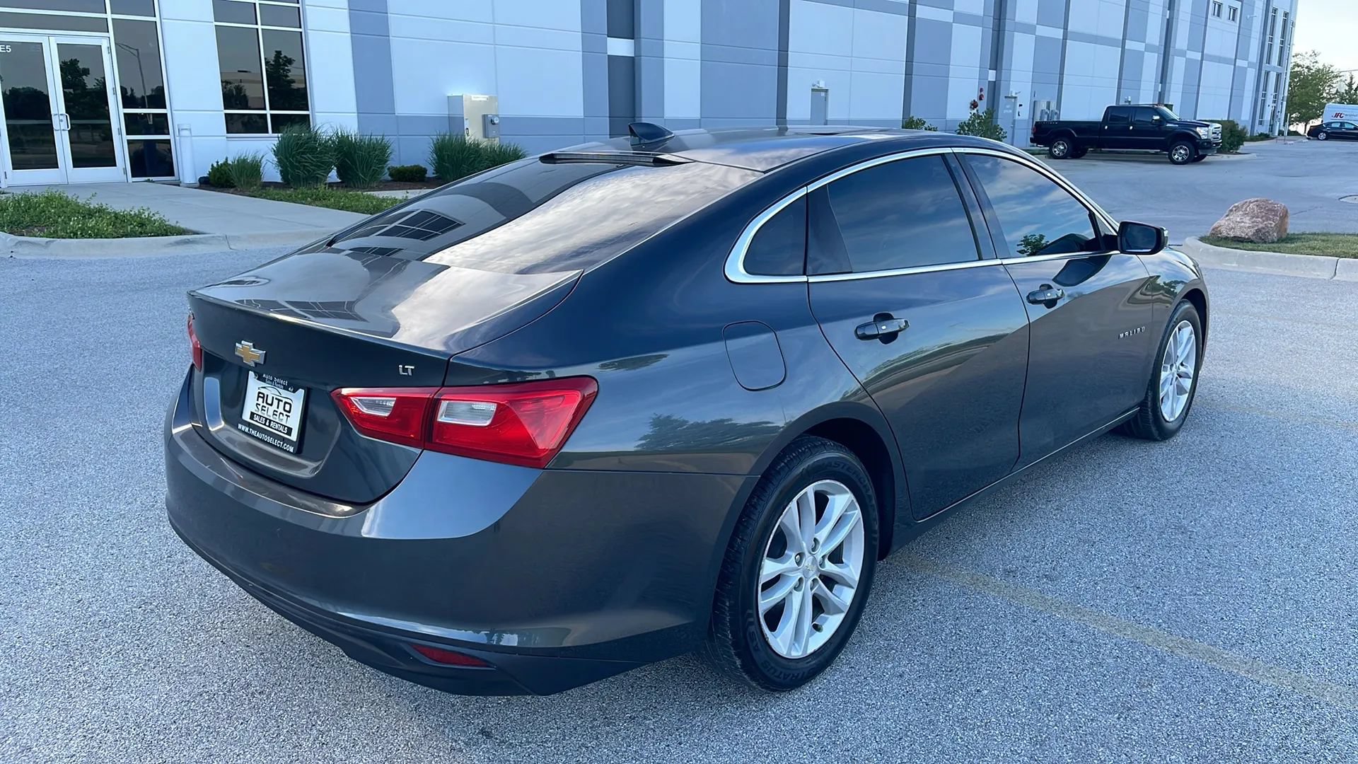 Used 2016 Chevrolet Malibu LT FWD image 5
