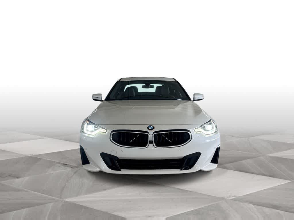Used 2025 BMW 230i Coupe w/ Premium Package RWD image 3