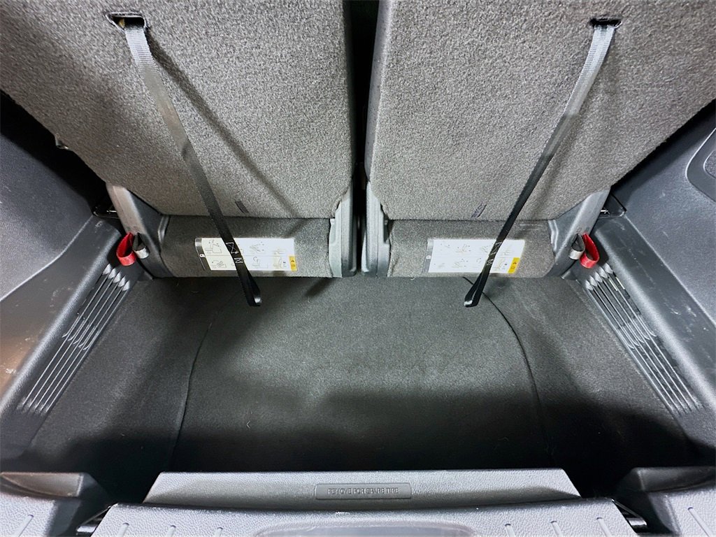 Used 2017 Ford Explorer XLT w/ Equipment Group 202A image 28