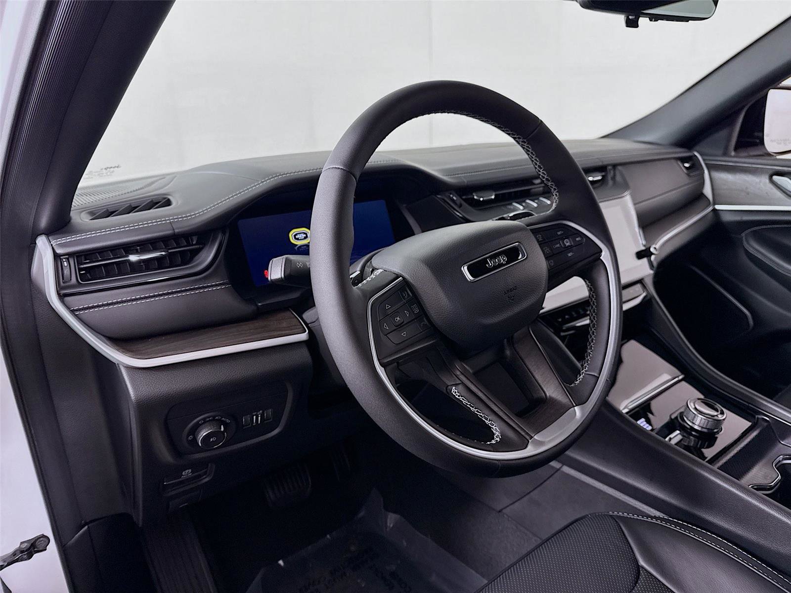 New 2026 Jeep Grand Cherokee Limited Reserve image 4