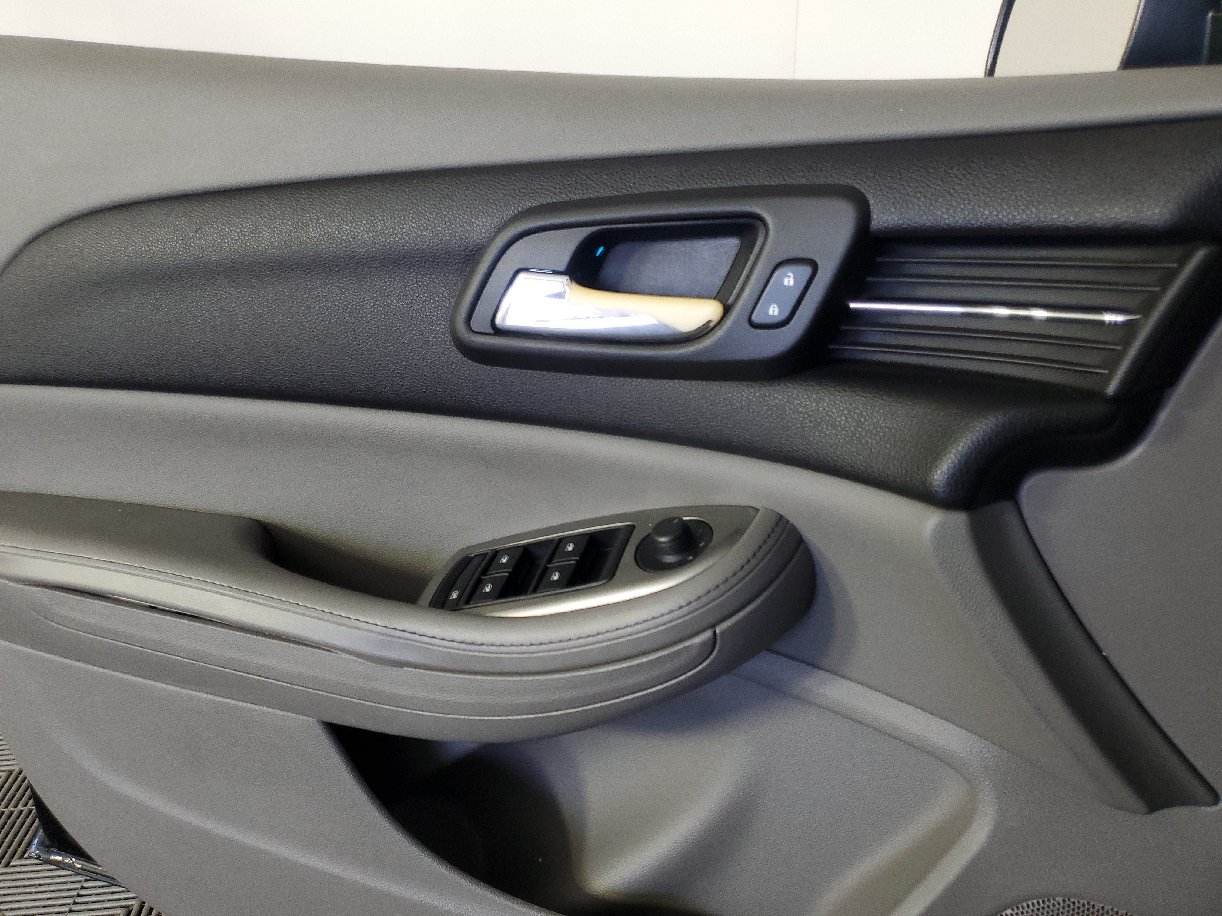 Used 2015 Chevrolet Malibu LS FWD image 26