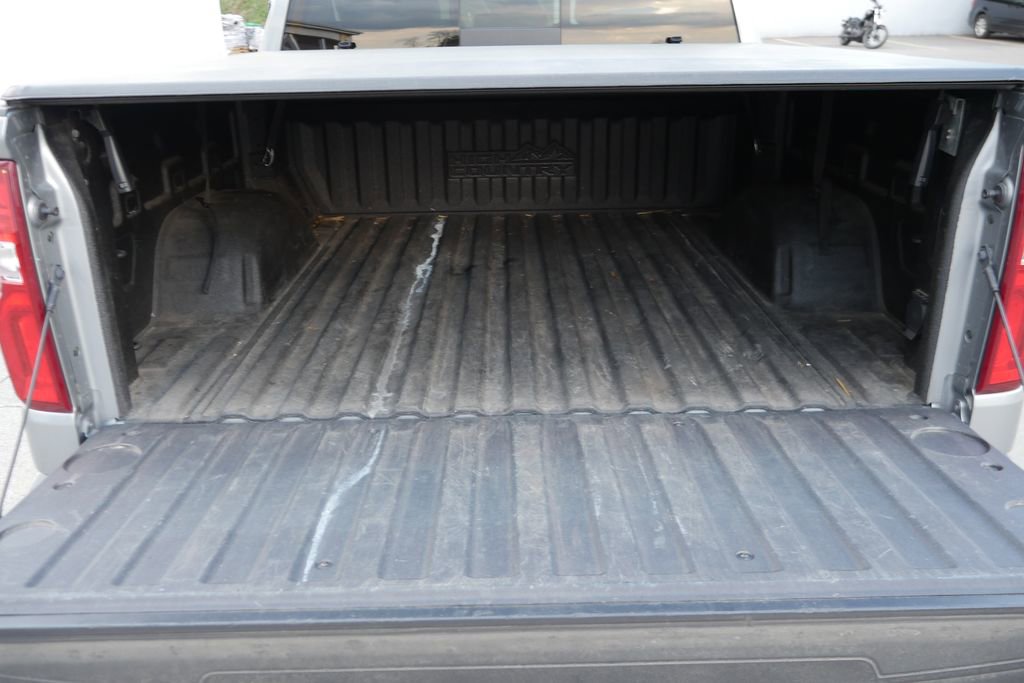 Used 2024 Chevrolet Silverado 1500 High Country w/ Technology Package AWD/4WD image 30