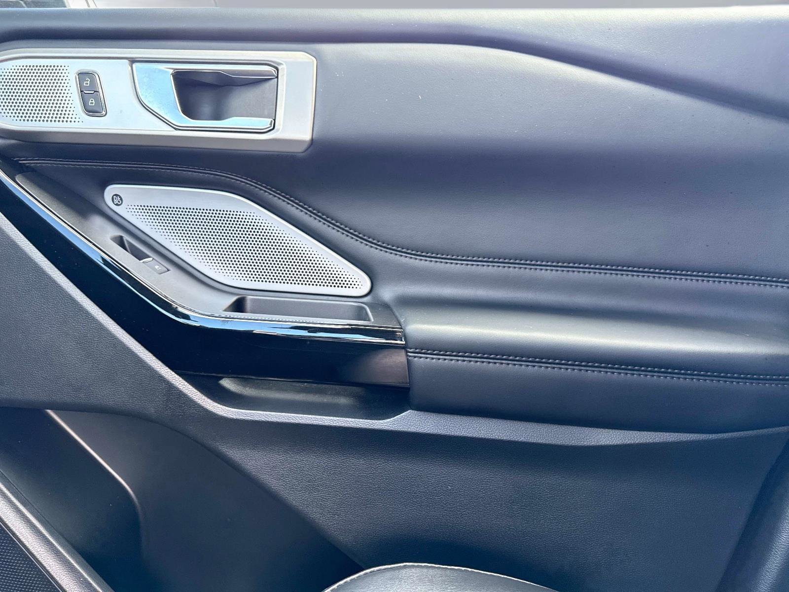 Used 2023 Ford Explorer Platinum w/ Technology Package image 26