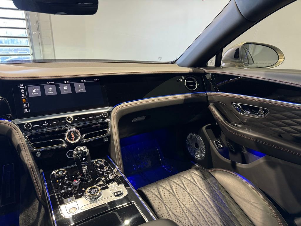 Used 2022 Bentley Flying Spur V8 image 41
