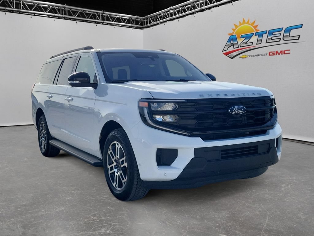 Used 2025 Ford Expedition Max Active AWD/4WD image 3