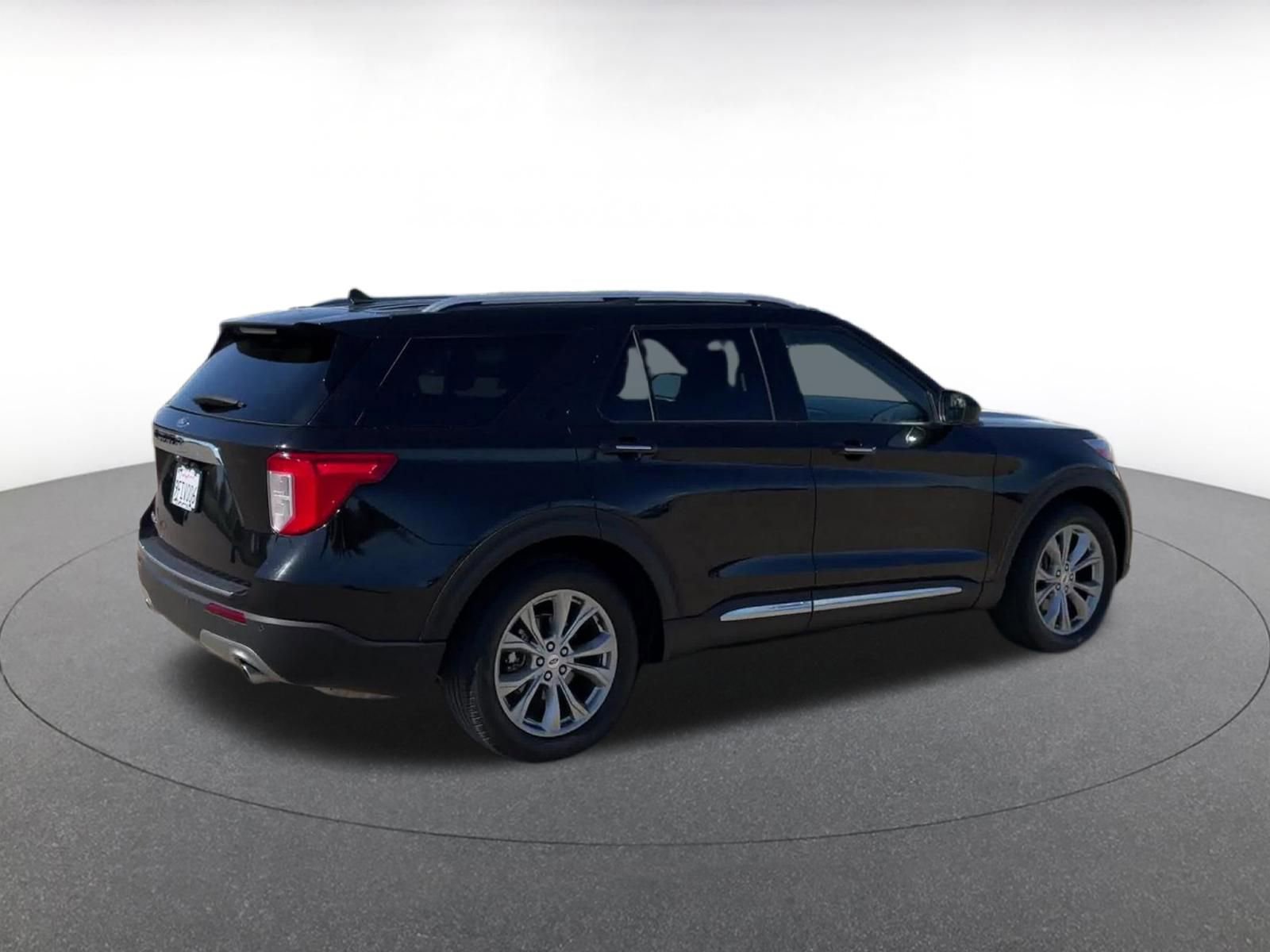 Used 2023 Ford Explorer Limited image 15