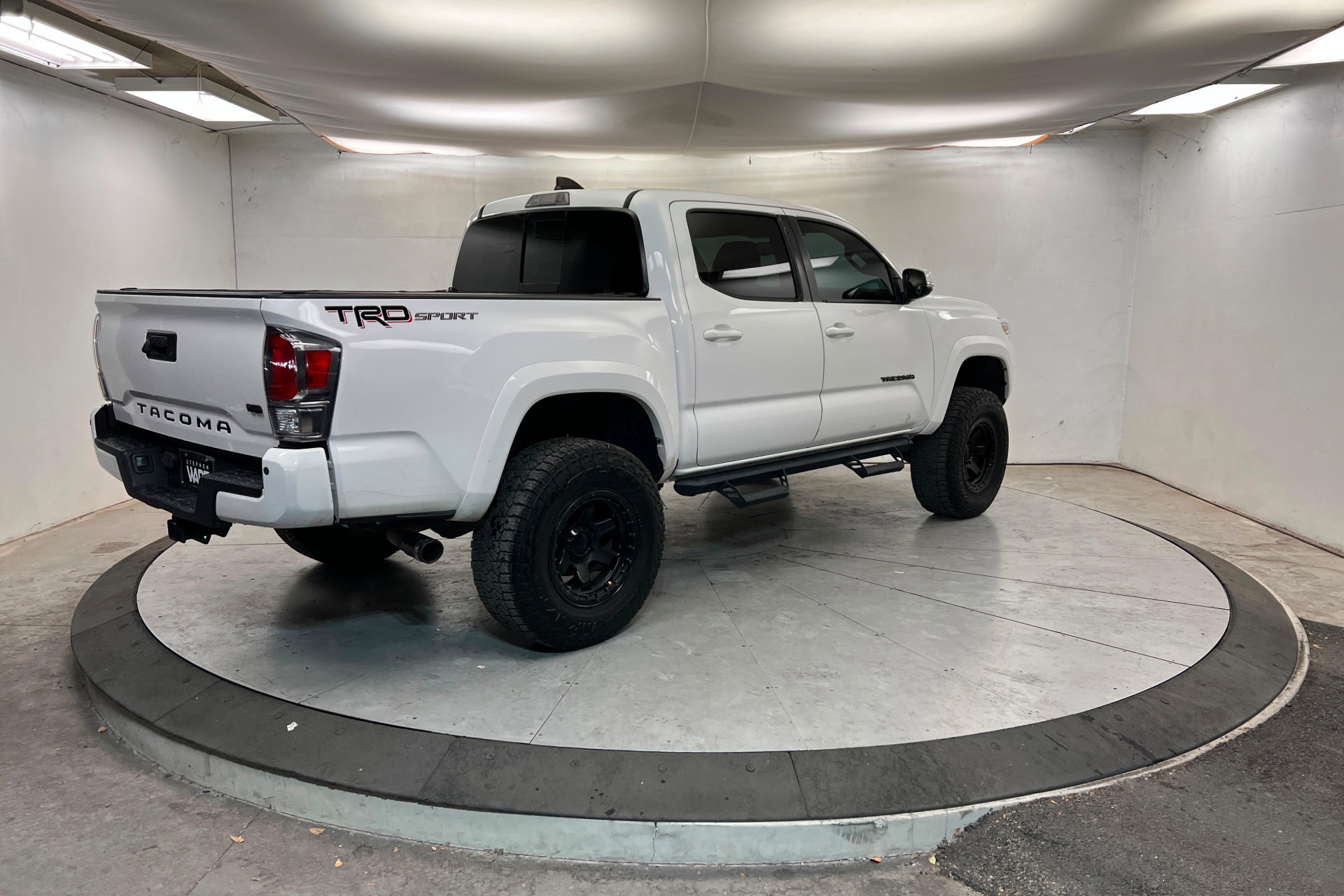 Used 2021 Toyota Tacoma TRD Sport w/ Technology Package image 6