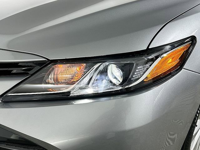 Used 2020 Toyota Camry LE FWD image 24