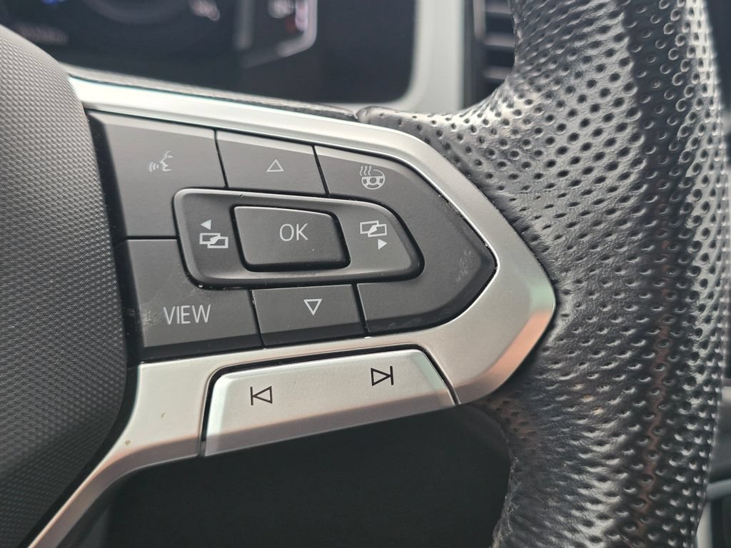 Used 2022 Volkswagen Atlas Cross Sport SEL R-Line AWD/4WD image 30