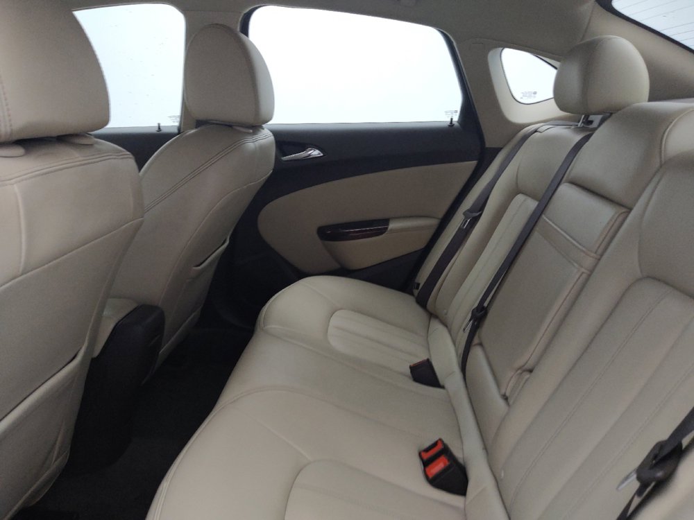 Used 2016 Buick Verano Leather w/ Driver Confidence Package FWD image 18