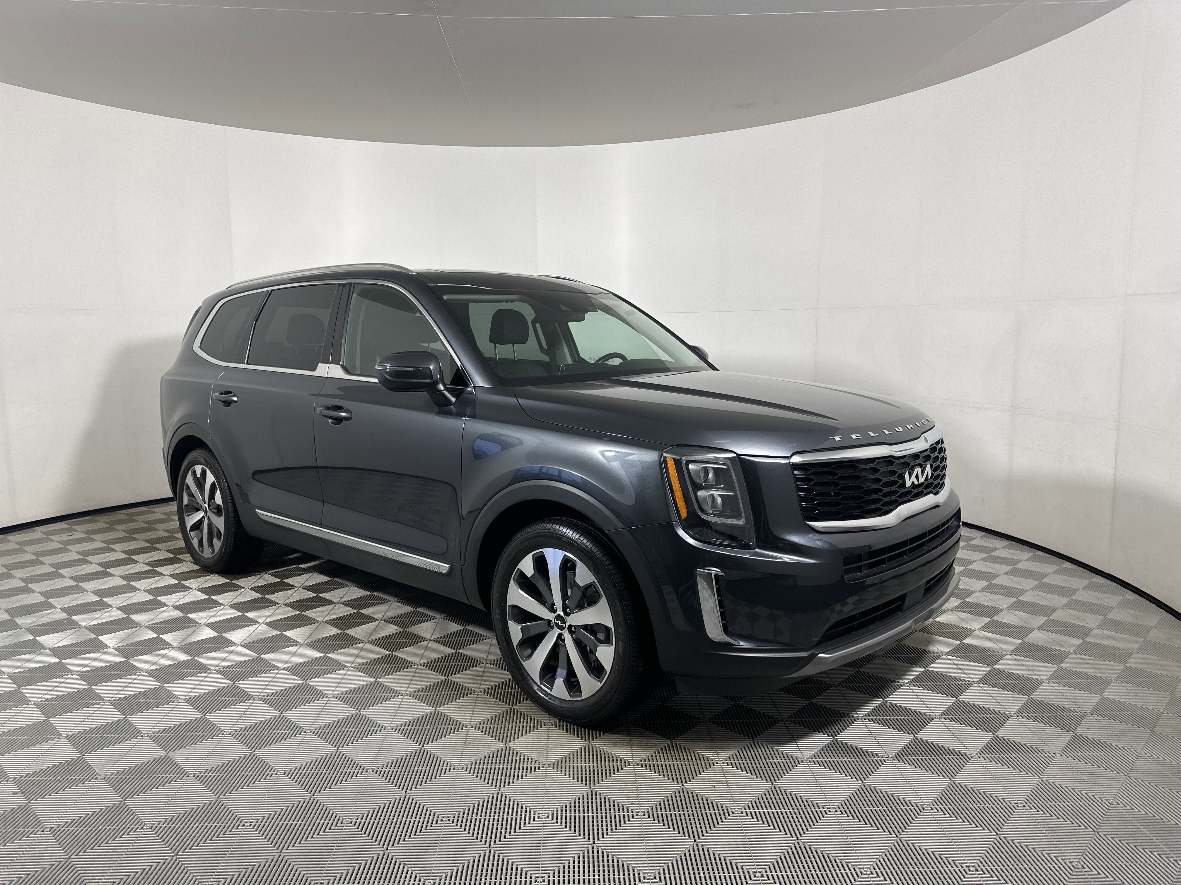 Used 2022 Kia Telluride EX w/ EX Premium Package