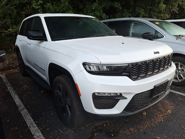 Used 2024 Jeep Grand Cherokee Limited w/ Luxury Tech Group II AWD/4WD image 3