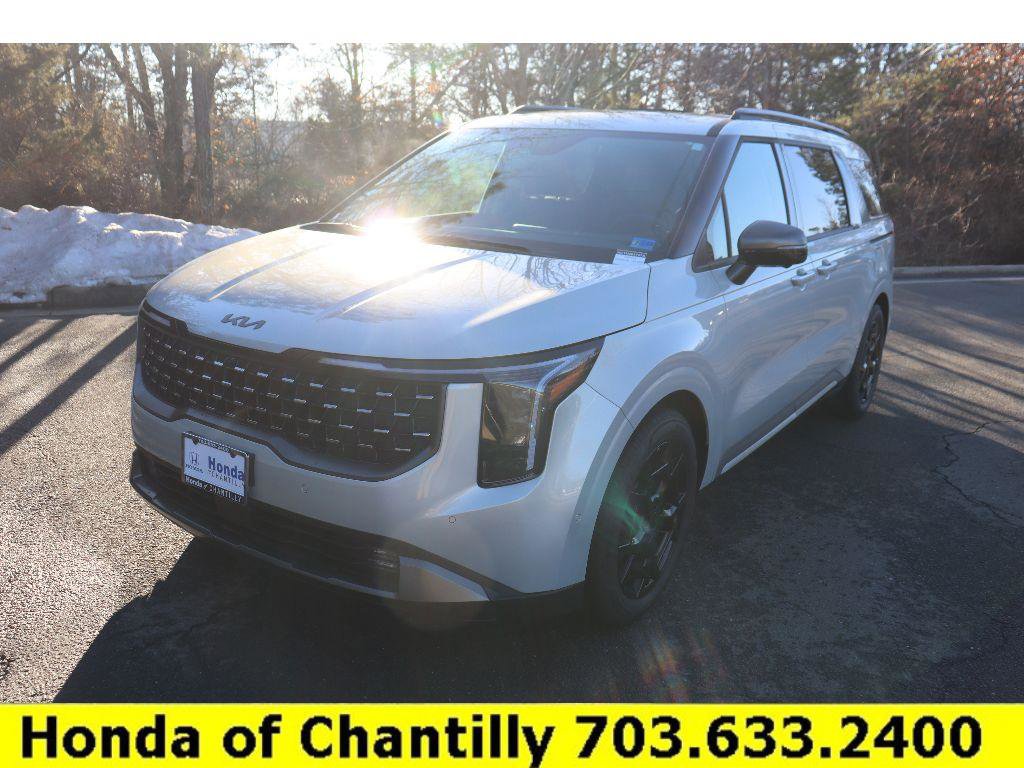 Used 2026 Kia Carnival SX w/ SX Dark Edition Package image 3