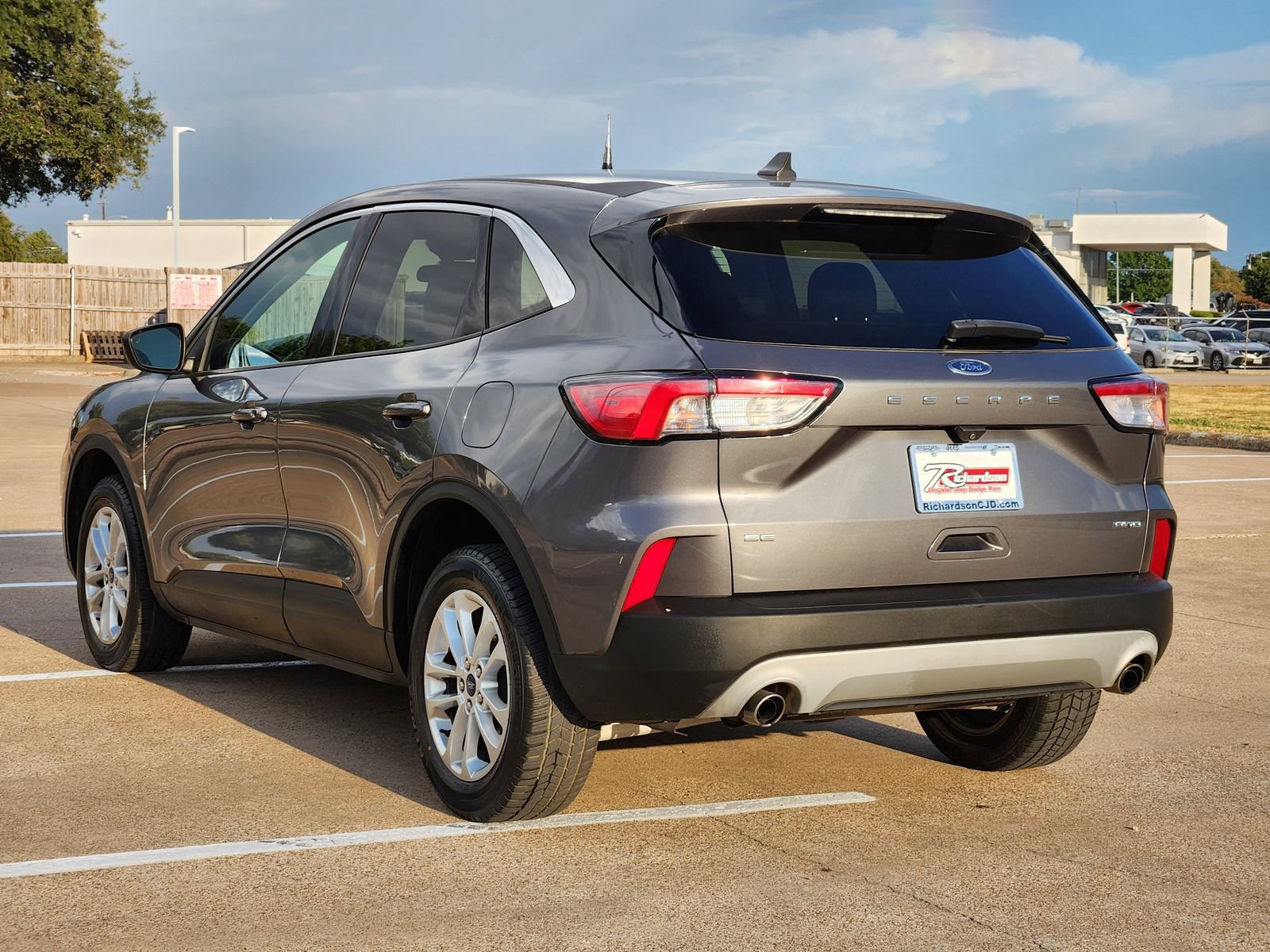 Used 2022 Ford Escape SE w/ Convenience Package AWD/4WD image 4