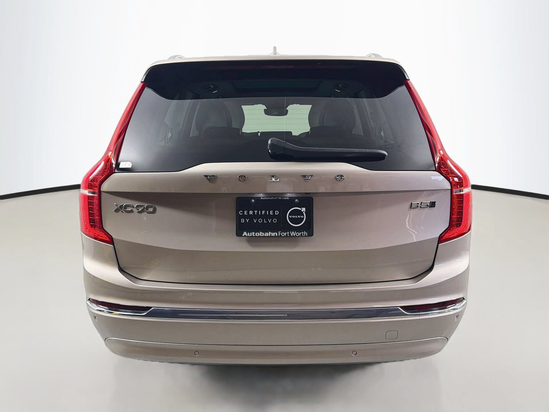 Certified 2024 Volvo XC90 B5 Plus AWD/4WD image 7
