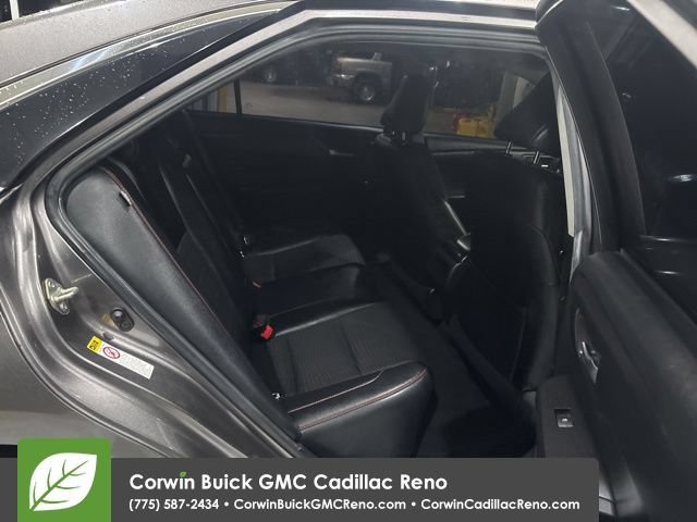 Used 2015 Toyota Camry SE w/ Moonroof Package FWD image 32