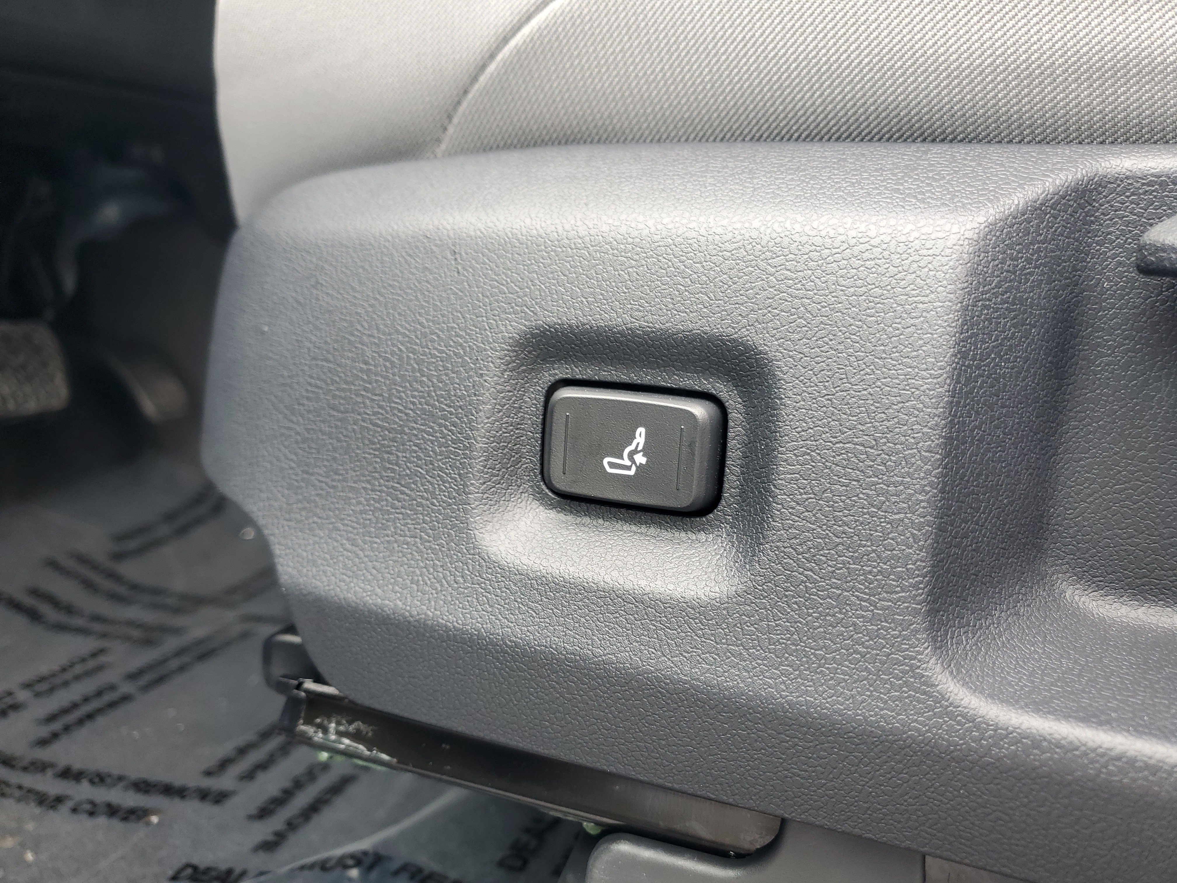 Used 2025 Toyota Tacoma SR5 image 17