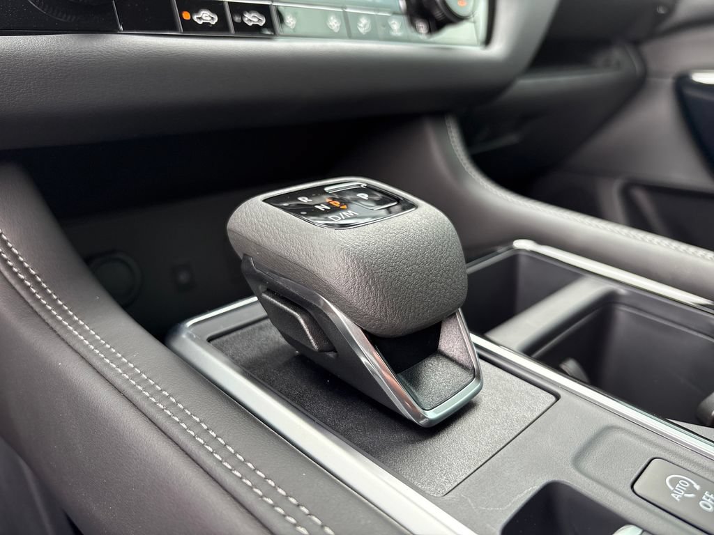 New 2026 Nissan Pathfinder Platinum FWD image 19