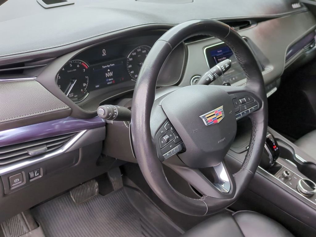 Used 2023 Cadillac XT4 Luxury w/ Cold Weather Package image 10