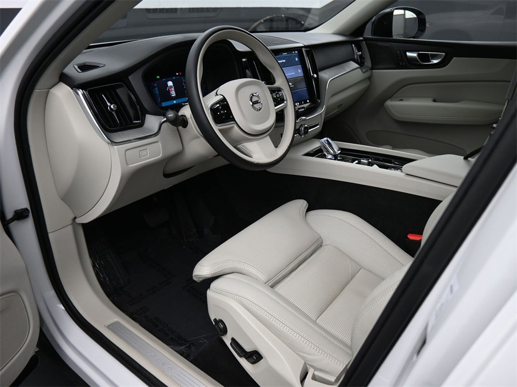 Used 2025 Volvo XC60 B5 Ultra w/ Protection Package Premier image 2