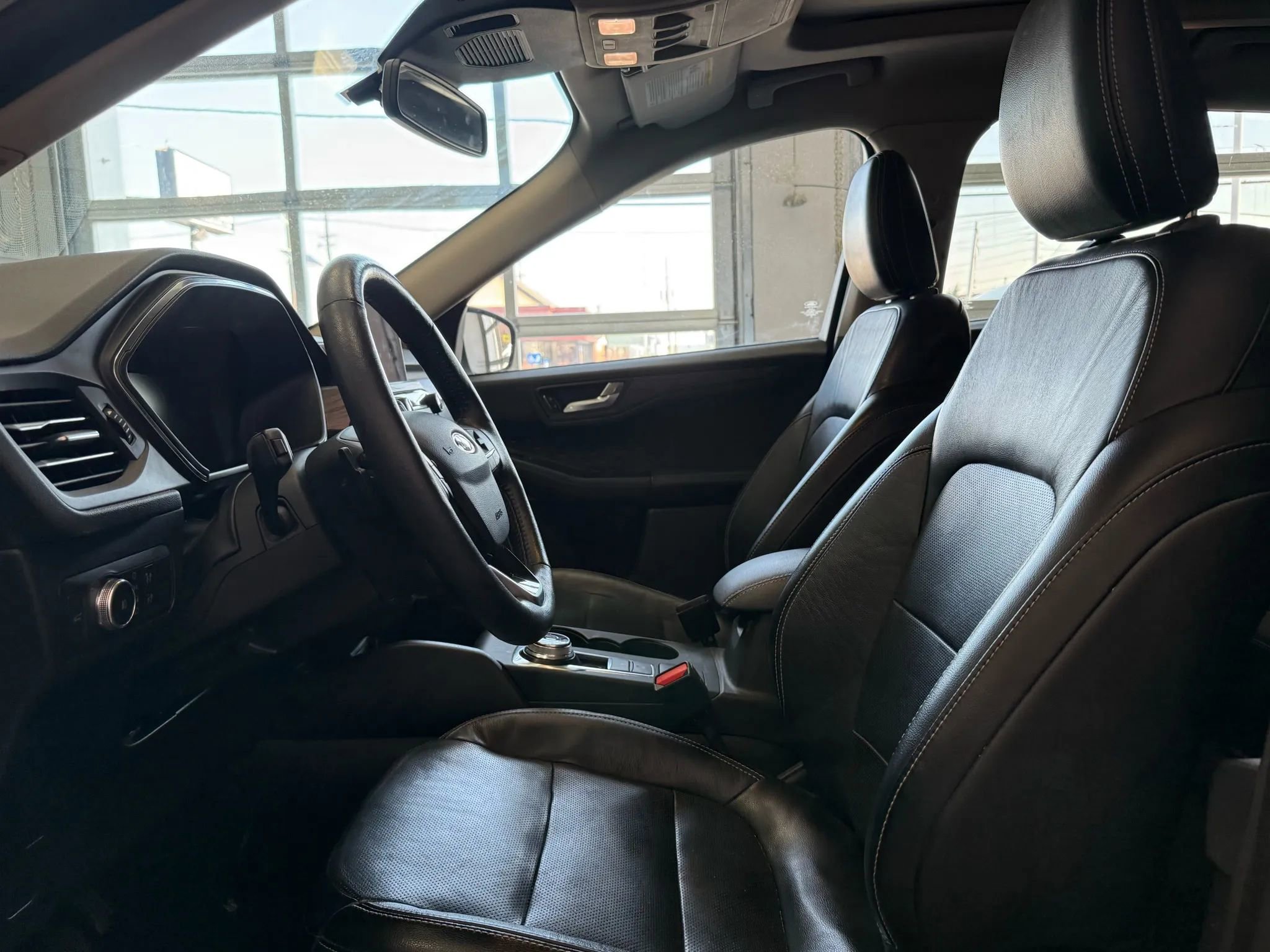 Used 2020 Ford Escape Titanium w/ Titanium Premium Package 2.0 image 8