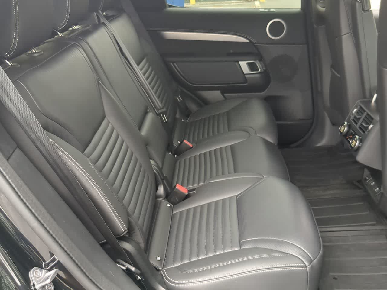 Certified 2025 Land Rover Discovery Dynamic SE AWD/4WD image 22