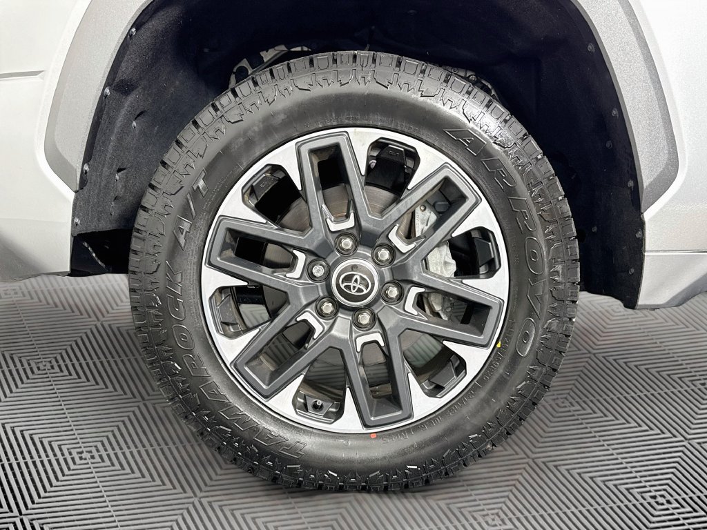 Used 2023 Toyota Tundra Limited AWD/4WD image 39