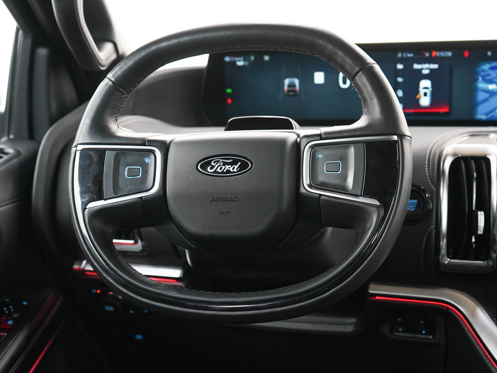 Used 2025 Ford Expedition Platinum w/ Stealth Performance Package AWD/4WD image 19