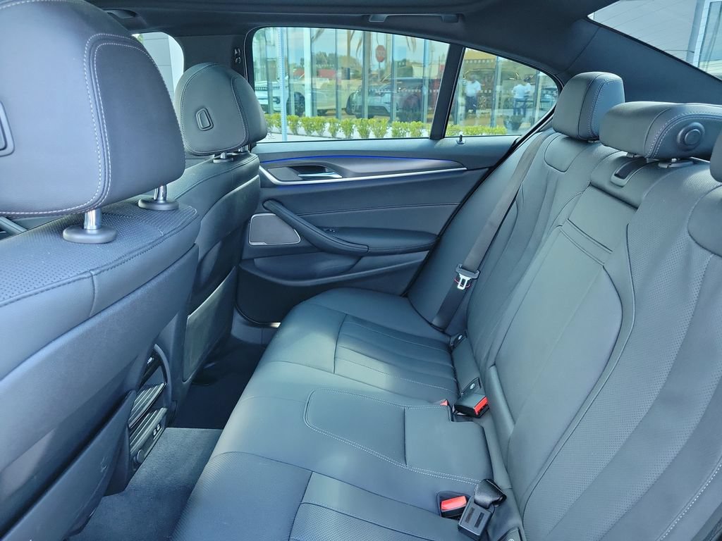 Used 2022 BMW 540i w/ M Sport Package RWD image 16