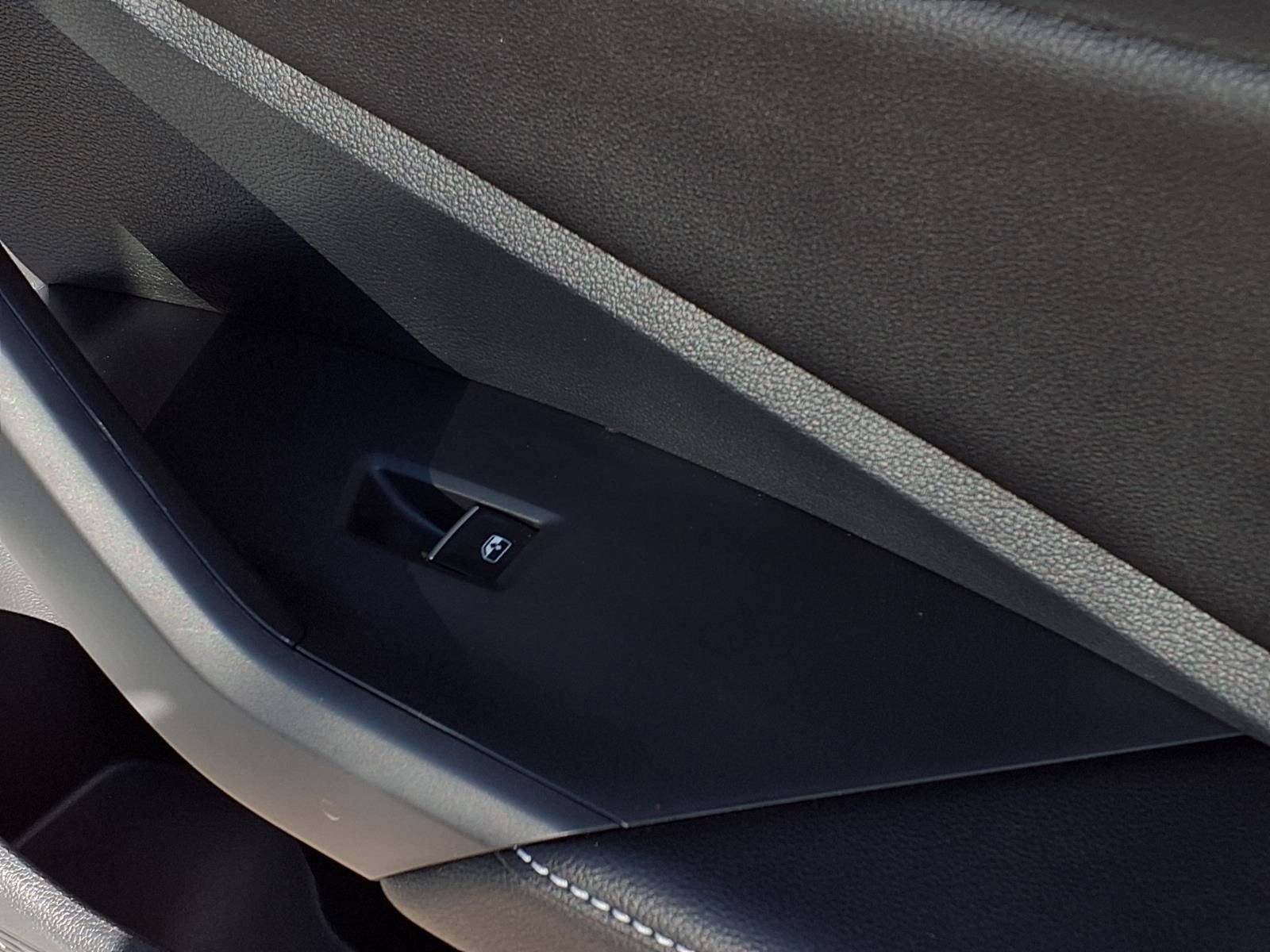Certified 2025 Volkswagen Jetta Sport image 27
