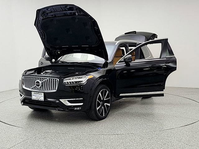 Certified 2024 Volvo XC90 B6 Ultimate w/ Protection Package Premier AWD/4WD image 9