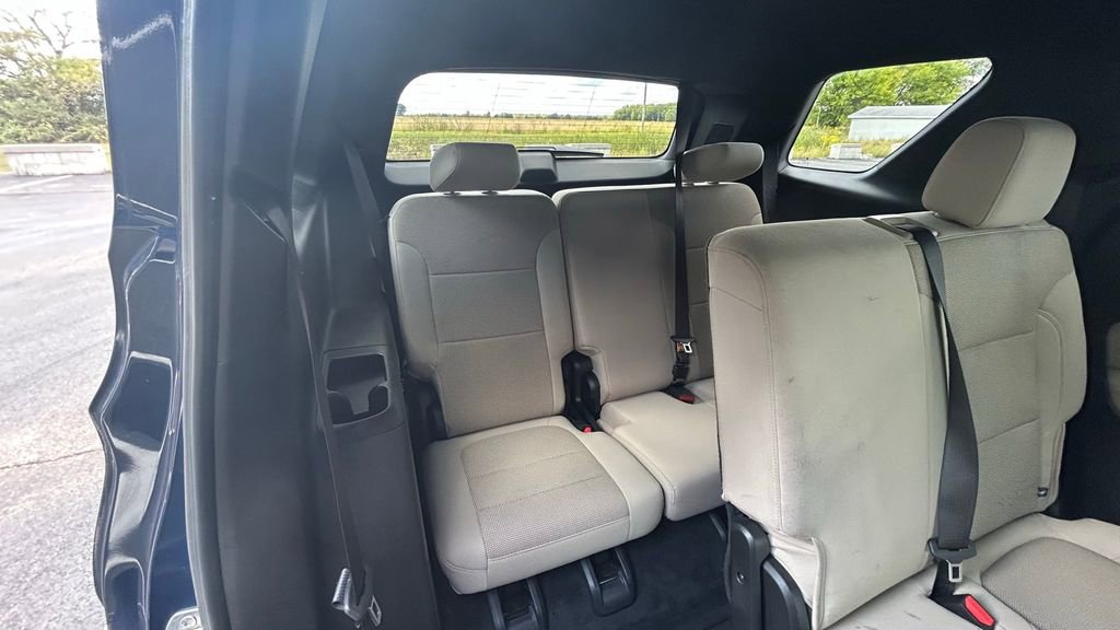 Used 2022 Chevrolet Traverse LS image 15