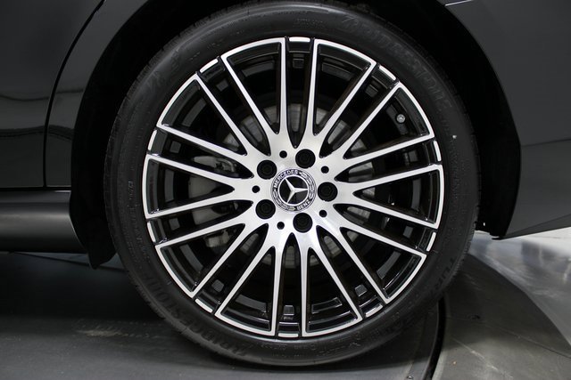 Used 2024 Mercedes-Benz C 300 Sedan image 31