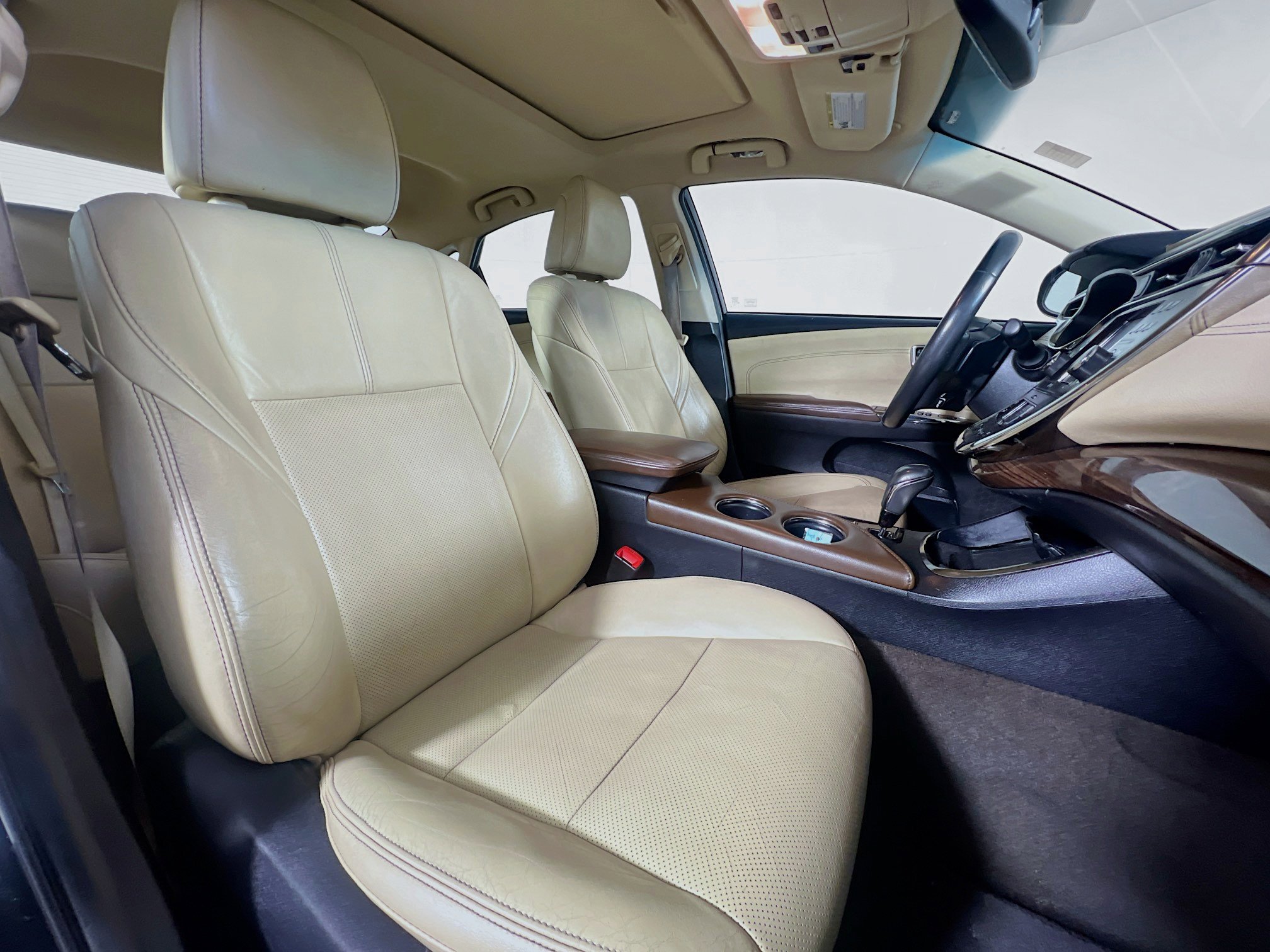 Used 2013 Toyota Avalon Limited FWD image 25