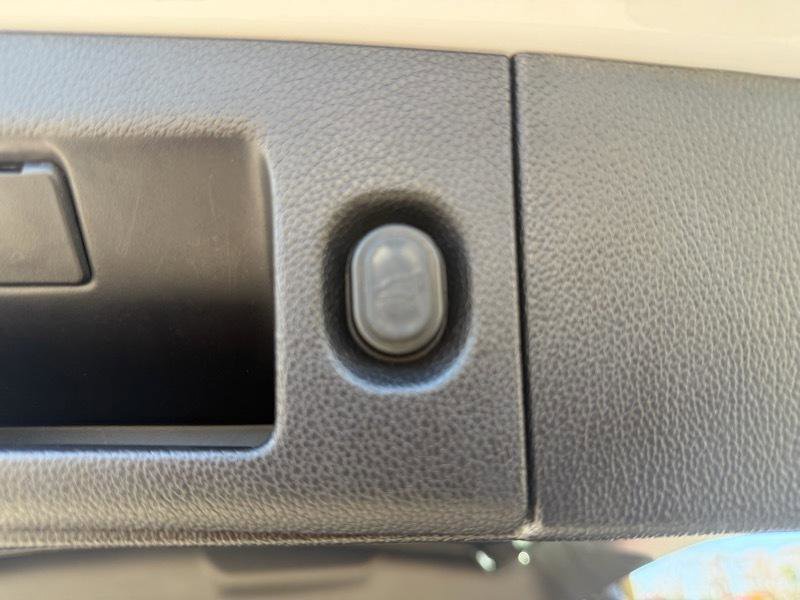 Used 2016 Cadillac Escalade Platinum image 43