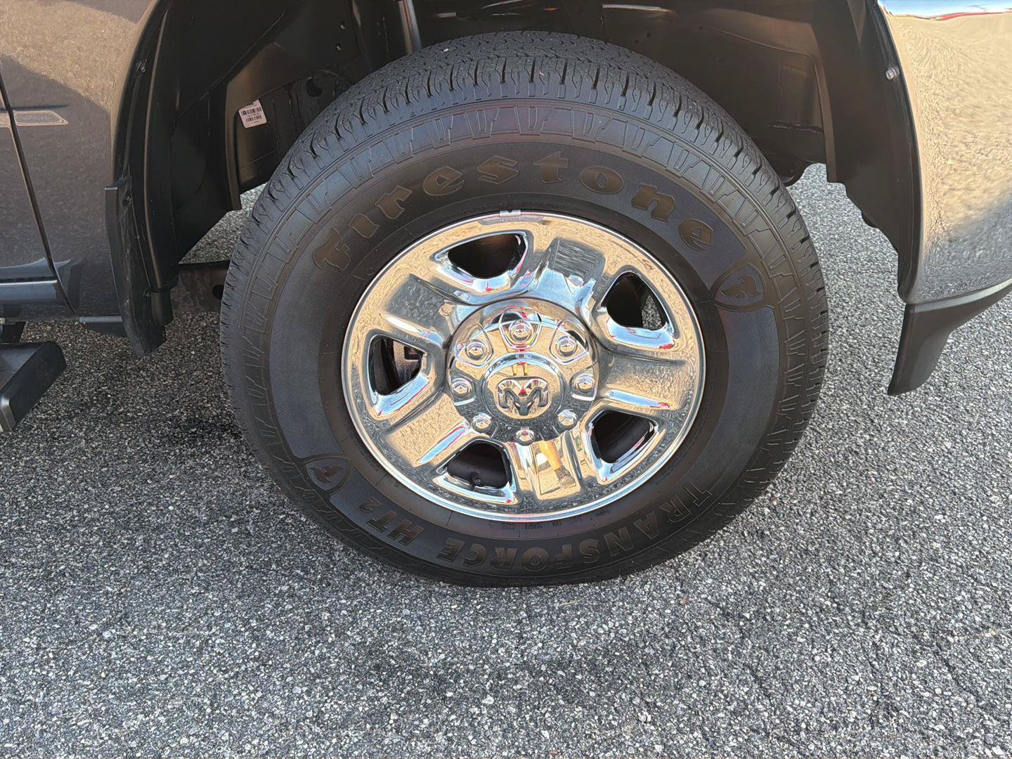 Used 2026 RAM 2500 Tradesman w/ Chrome Appearance Group AWD/4WD image 4