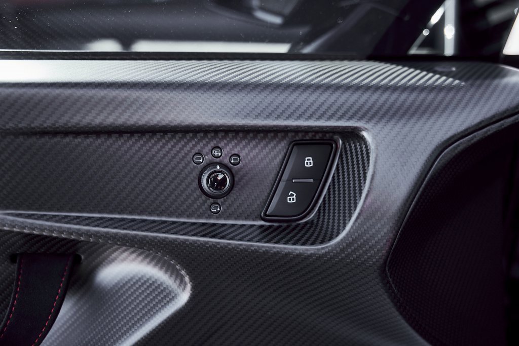 Used 2023 Lamborghini Huracan STO image 39