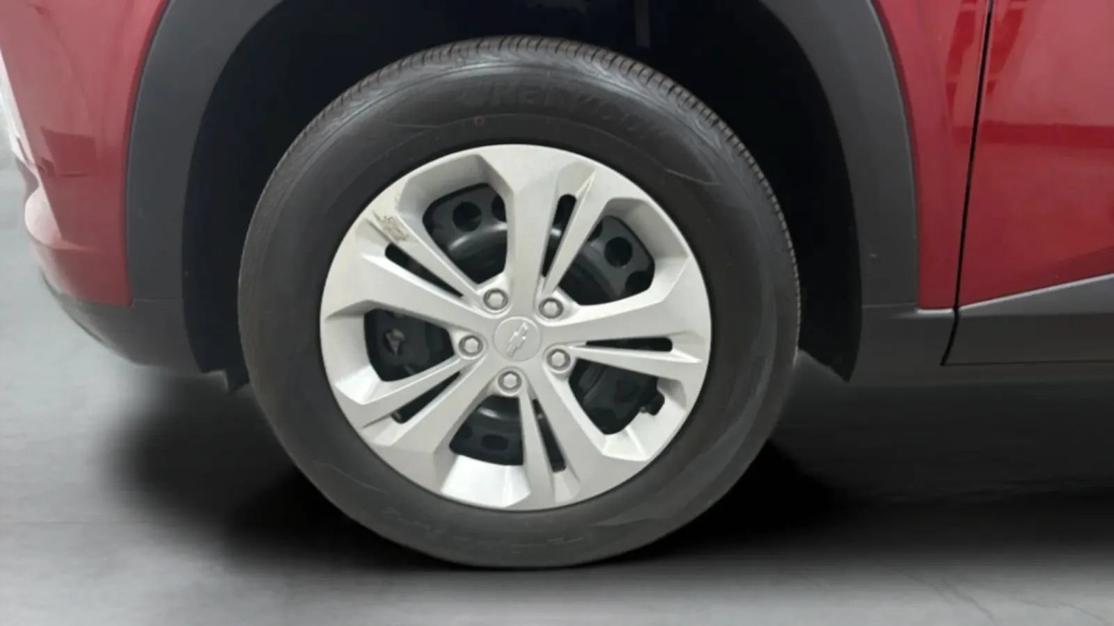 Used 2025 Chevrolet Trax LS FWD image 27