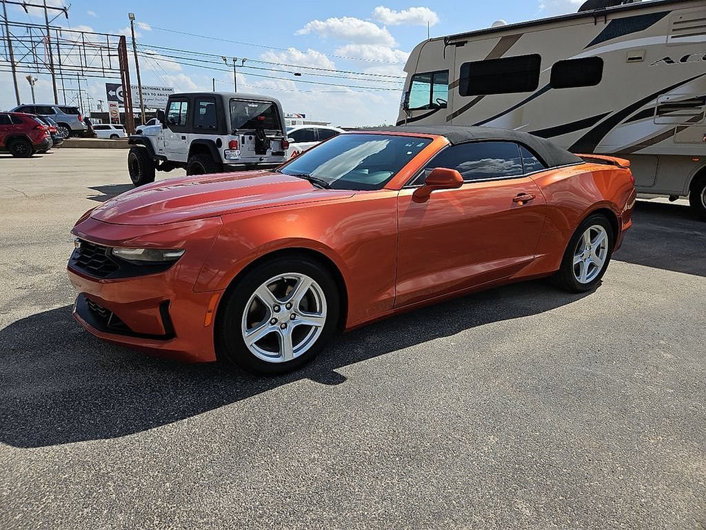 Used 2023 Chevrolet Camaro LT RWD image 2