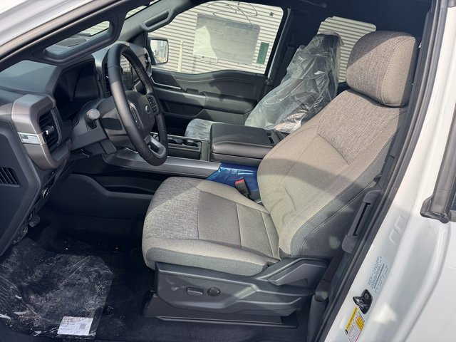 New 2025 Ford F150 XLT w/ Equipment Group 301A Standard image 9
