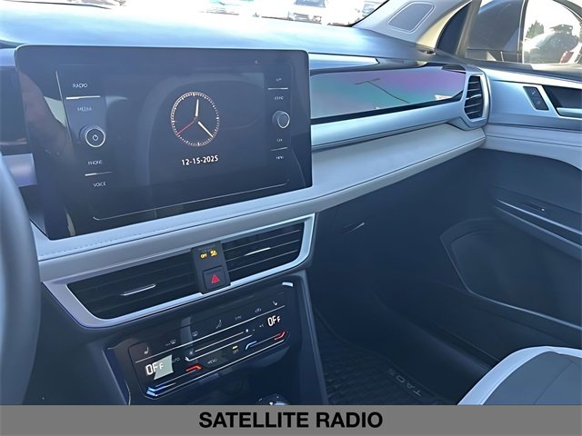 Used 2025 Volkswagen Taos SE image 25