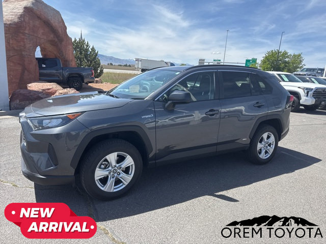 Used 2020 Toyota RAV4 LE w/ Carpet Mat Package AWD/4WD image 13